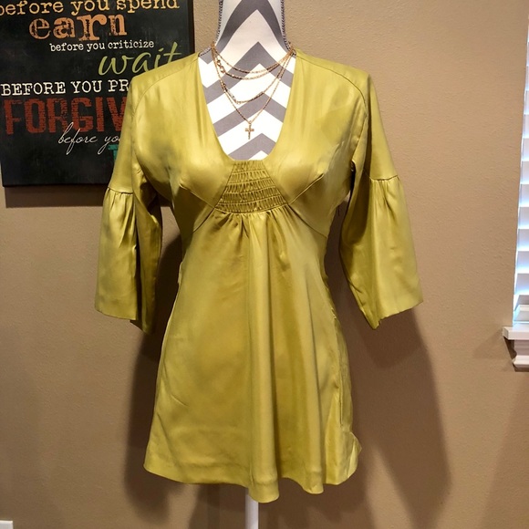 Italian Designed Fitted Bloused Sleeve Top - Picture 2 of 6